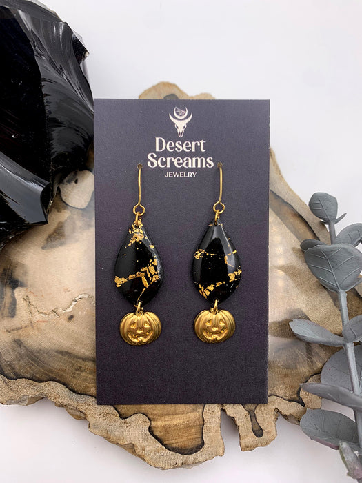 ‘Hallow’ in Black & Gold